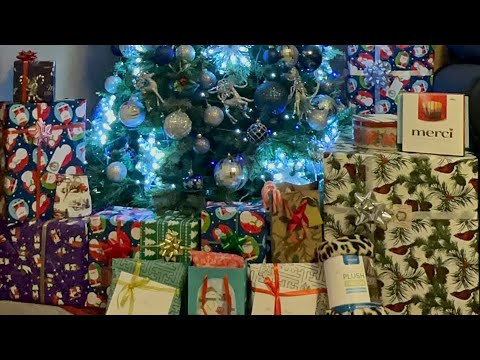 WHAT A PRESENT! 🎁😮😱 SO MUCH BLESSINGS! 🙏 | UNBOXING | CHRISTMAS PRESENT | Jin Moore