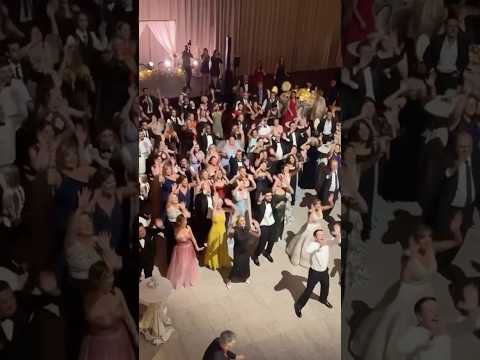 Bride's Surprise Reaction to Wedding Flash Mob