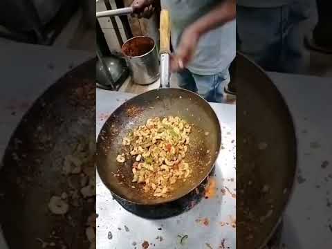 cashew tomato curry... 😋#streetfood #cashewcurry #streetfoodindia