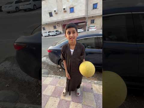 Saudi boy playing football 🏈 #shortvideo  #trending #viral #football #cristianoronaldo #ronaldo